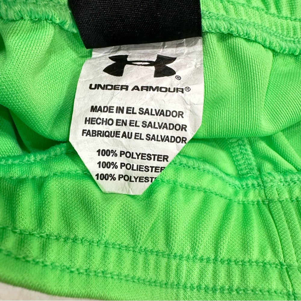 Boys Under Armour Shorts - Picture 6 of 11